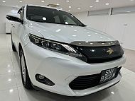 Toyota Harrier 2.0 Sunroof 2015 White Rear Entertainment Android Player